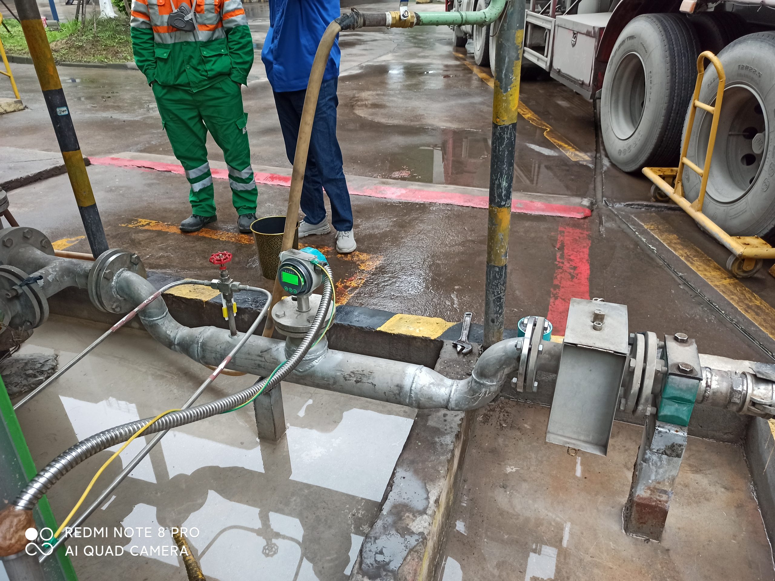 西安云儀工業(yè)在線音叉密度計(jì)：賦能油田與采油廠精準(zhǔn)高效生產(chǎn)